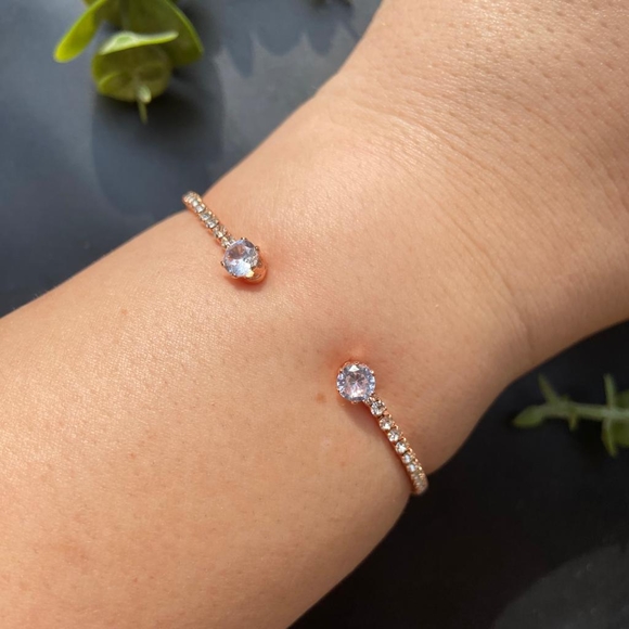 Rose Gold Luxury Bracelet - Picture 3 of 13